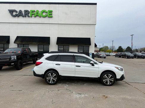 Used 2019 Subaru Outback 3.6R Limited w/ Popular Package #2 AWD/4WD image 17