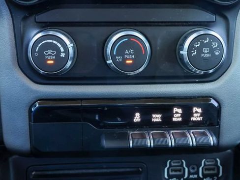 Used 2019 RAM 1500 Big Horn AWD/4WD image 23