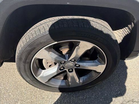 Used 2022 Jeep Grand Cherokee L Limited image 17