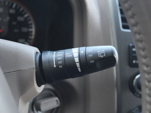 Used 2014 Nissan Armada Platinum image 32