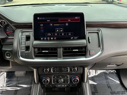 Used 2021 Chevrolet Tahoe Z71 w/ Luxury Package AWD/4WD image 22