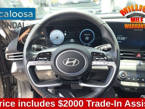 Used 2025 Hyundai Elantra SEL FWD image 16