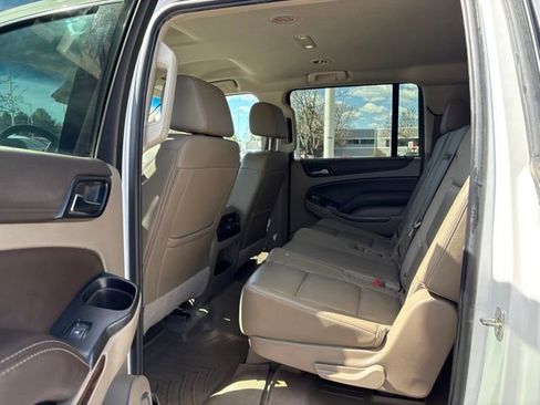 Used 2019 Chevrolet Suburban LT w/ Luxury Package AWD/4WD image 15