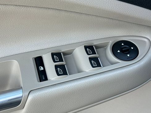 Used 2017 Ford Escape Titanium image 13