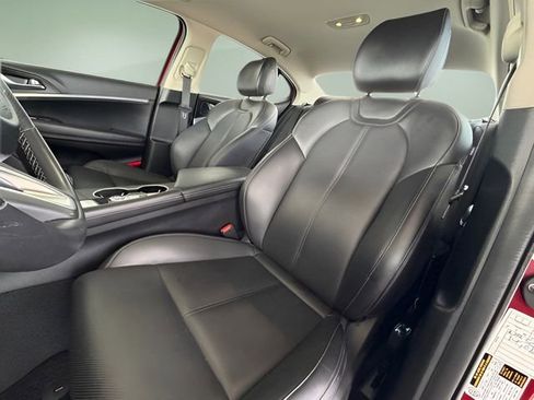 Used 2023 Genesis G70 2.0T image 29