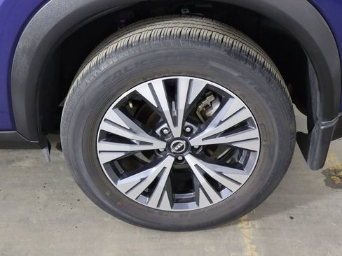 Used 2023 Nissan Rogue SV w/ SV Premium B Package image 42