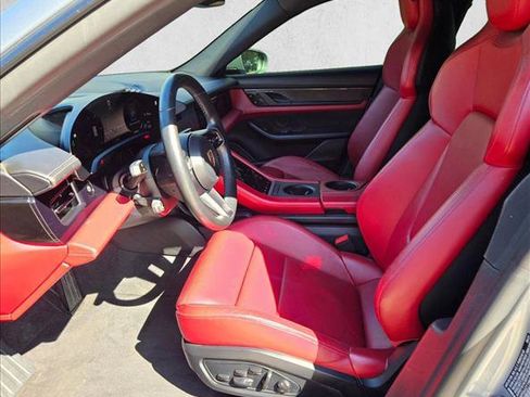 Used 2021 Porsche Taycan image 15