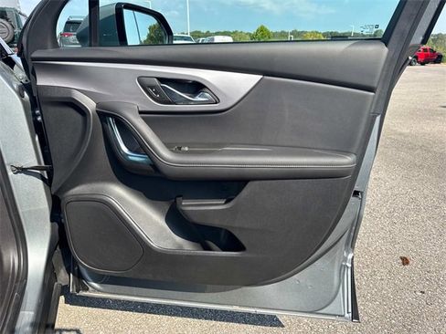 Used 2025 Chevrolet Blazer LT w/ Convenience Package image 24