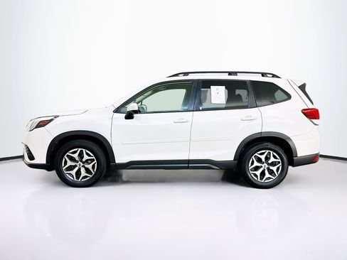 Used 2023 Subaru Forester Premium image 4