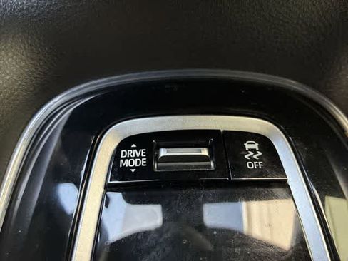 Used 2025 Toyota Corolla SE FWD image 39