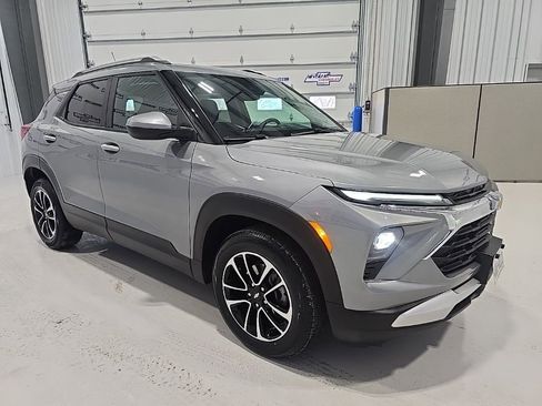 Used 2025 Chevrolet TrailBlazer LT image 10