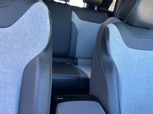 Used 2023 Volkswagen ID.4 Pro image 37