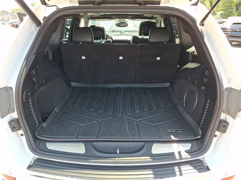 Used 2020 Jeep Grand Cherokee Overland AWD/4WD image 29