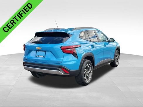 Certified 2025 Chevrolet Trax LT w/ Driver Confidence Package FWD image 4