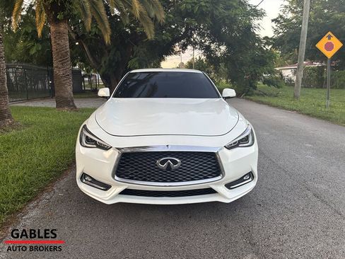 Used 2017 INFINITI Q60 2.0t image 9