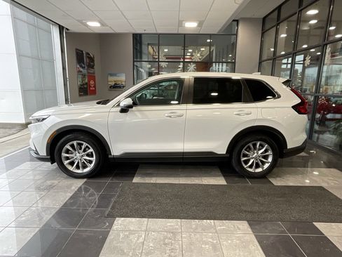 Used 2025 Honda CR-V EX image 4