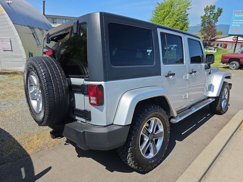 Used 2012 Jeep Wrangler Unlimited Sport AWD/4WD image 3