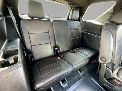 Used 2023 Chevrolet Traverse High Country AWD/4WD image 26