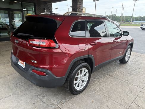 Used 2014 Jeep Cherokee Latitude AWD/4WD image 6