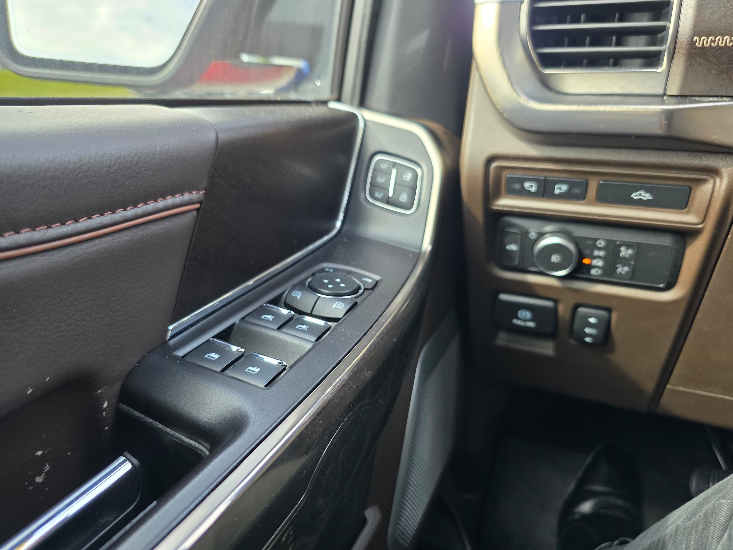 Used 2022 Ford F150 King Ranch w/ Equipment Group 601A High AWD/4WD image 17