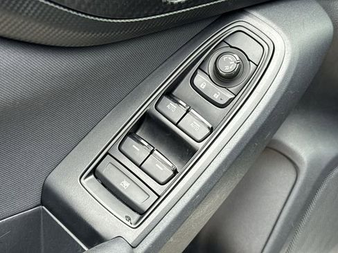 Used 2019 Subaru Crosstrek 2.0i Premium image 15