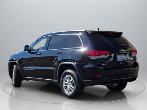 Used 2020 Jeep Grand Cherokee Laredo image 5