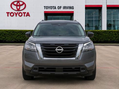 Used 2023 Nissan Pathfinder S FWD image 11