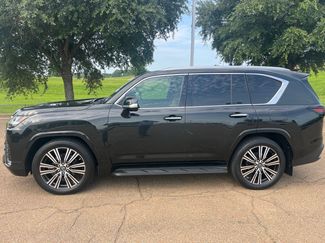 Used 2023 Lexus LX 600 4WD w/ Luxury Package video 1