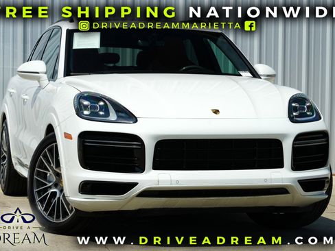 Used 2020 Porsche Cayenne Turbo image 2