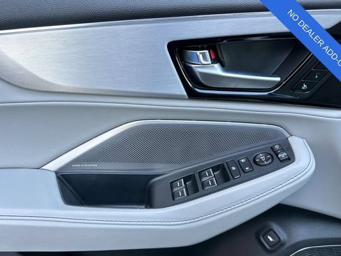 Used 2025 Acura MDX FWD w/ Technology Package image 11