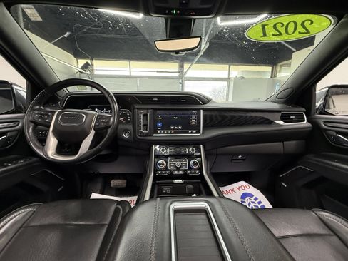 Used 2021 GMC Yukon Denali w/ Denali Premium Package image 14