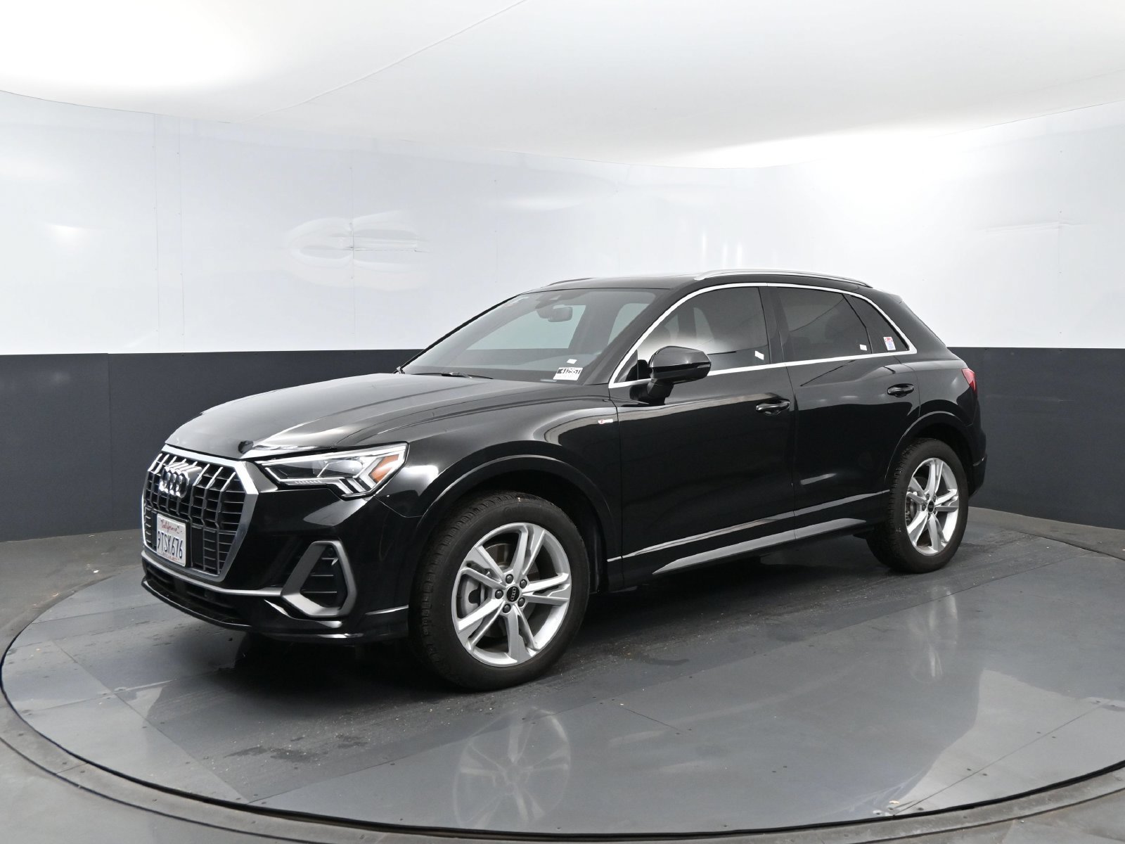 Used 2024 Audi Q3 2.0T Premium Plus AWD/4WD image 1