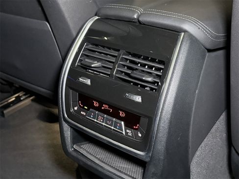 Used 2023 BMW X5 xDrive40i w/ Premium Package image 16