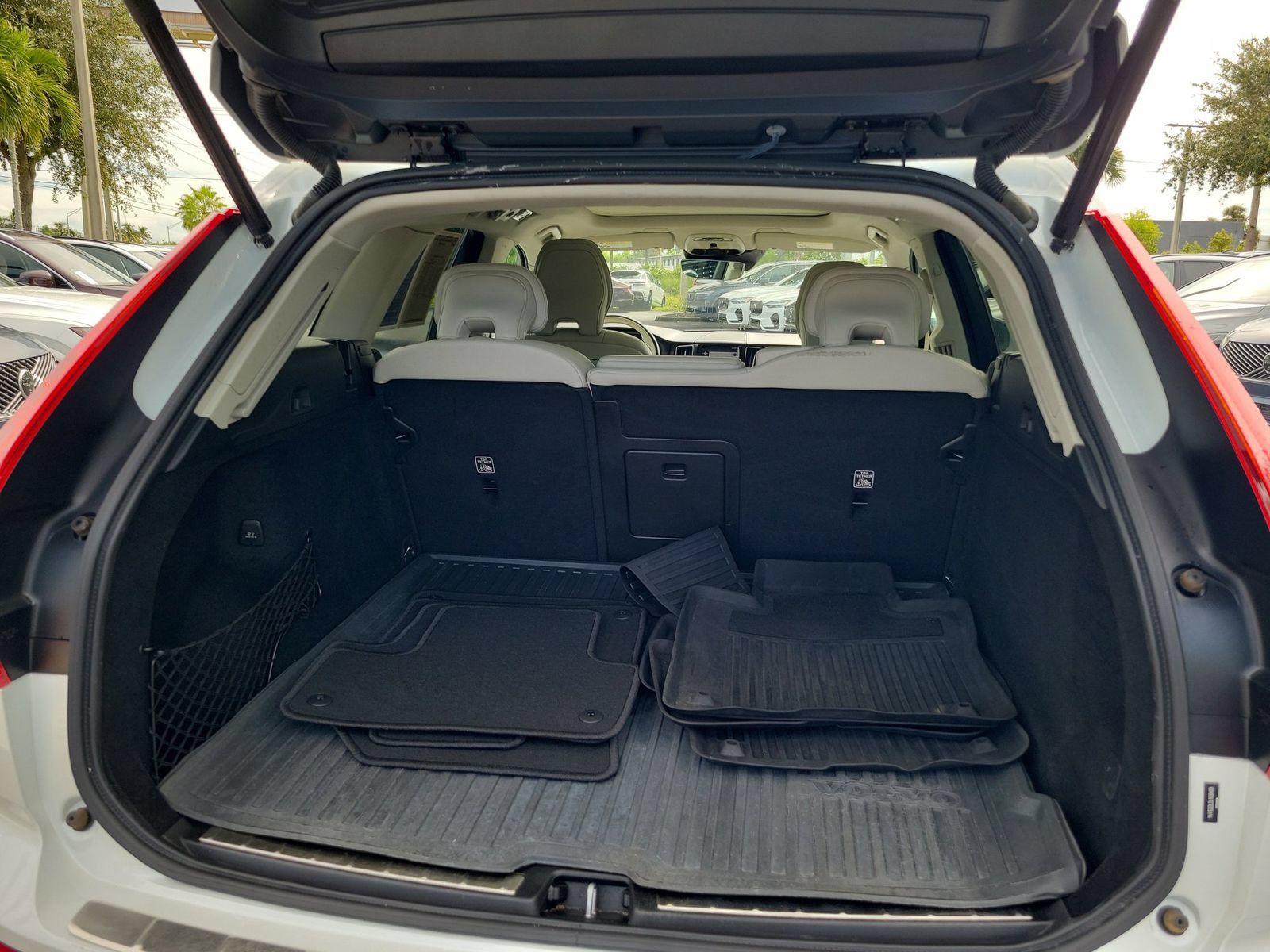 Used 2020 Volvo XC60 T5 Inscription w/ Protection Package Premier FWD image 11