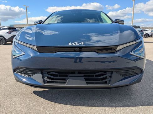 Used 2025 Kia EV6 Light w/ Light LR Technology Package RWD image 10