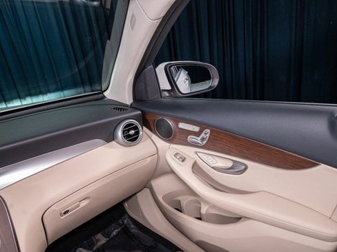 Certified 2022 Mercedes-Benz GLC 300 image 20