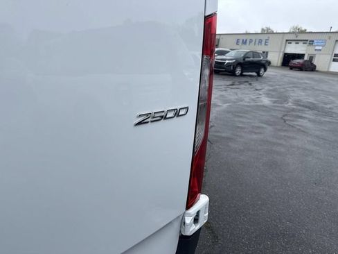 Used 2025 Mercedes-Benz Sprinter 2500 image 6
