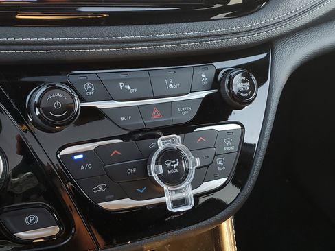 New 2026 Chrysler Pacifica Limited w/ S Appearance Package image 26