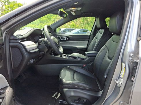 Used 2024 Jeep Compass Limited AWD/4WD image 13