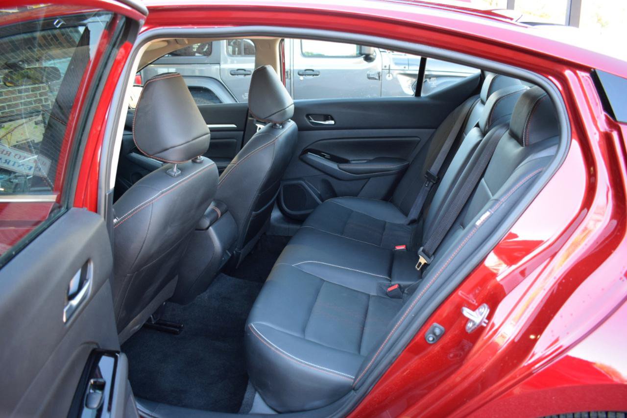 Used 2024 Nissan Altima 2.5 SR w/ SR Premium Package AWD/4WD image 39