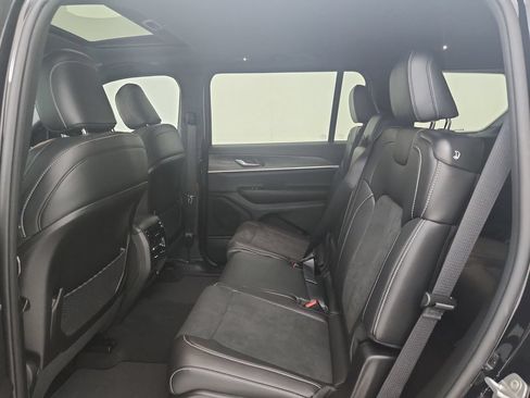 New 2026 Jeep Grand Cherokee L 4WD image 30