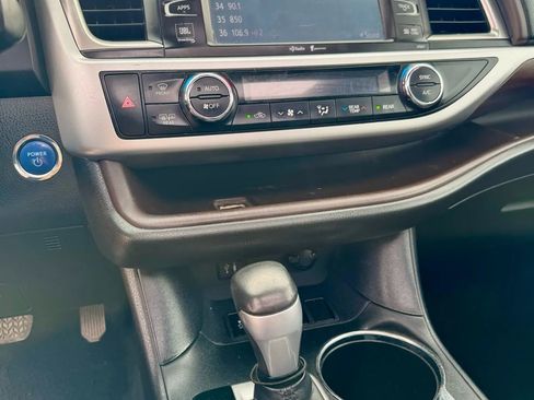 Used 2014 Toyota Highlander Limited AWD/4WD image 14