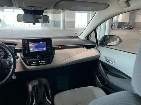 Used 2020 Toyota Corolla L FWD image 33