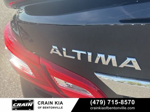 Used 2017 Nissan Altima 3.5 SL w/ 3.5 Technology Package image 13