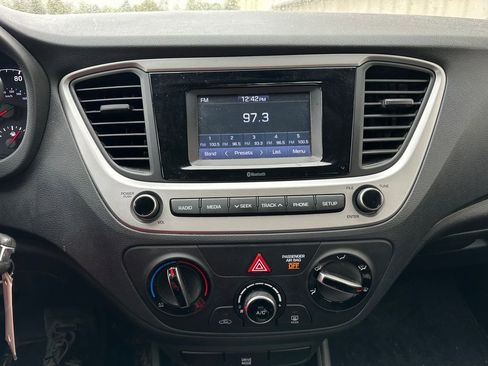 Used 2022 Hyundai Accent SE FWD image 6
