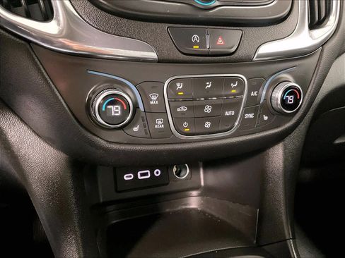 Used 2022 Chevrolet Equinox LT image 25