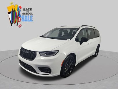 Used 2025 Chrysler Pacifica Limited