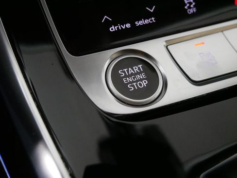 Used 2022 Audi Q8 Prestige image 25