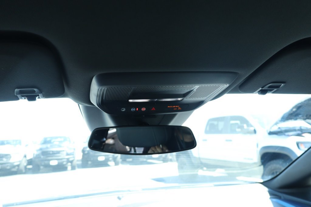 Used 2024 Chevrolet Equinox EV LT FWD image 32