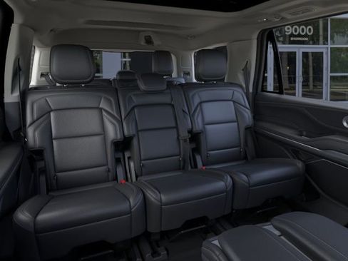 New 2025 Lincoln Navigator Reserve AWD/4WD image 11